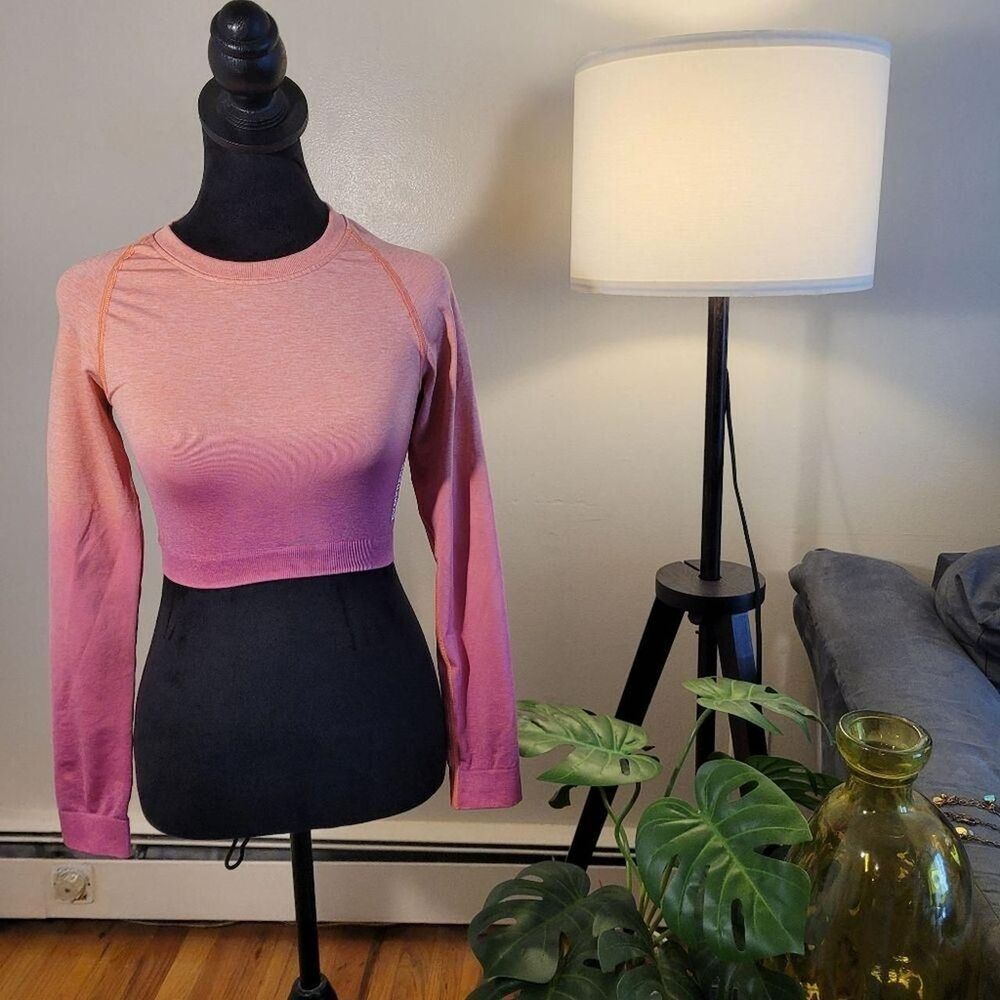 Gymshark Women's Pink Long Sleeve Crop Top Size Small - Picture 4 of 10